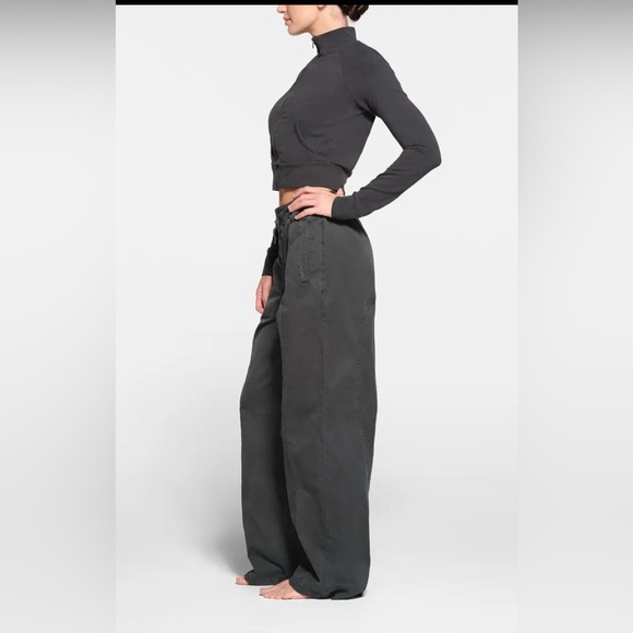 NWT Skims Outdoor Woven Pant in Ash Effortlessly Chic Cool , size M - Picture 4 of 13